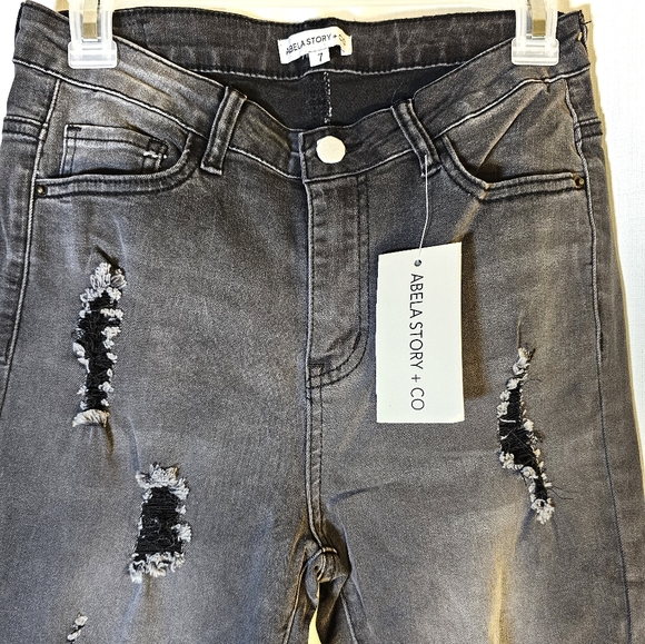 2/$20 Nwt ABEL STORY+ CO sz 7 Distressed Jeans - Picture 9 of 10